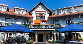 Voorkant pand Fletcher Hotel-Restaurant Klein Zwitserland