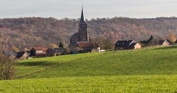 Kerk op de heuvels van Limburg