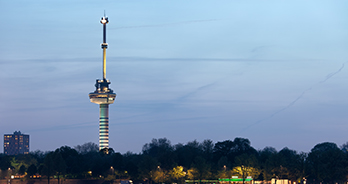 Euromast in de avond