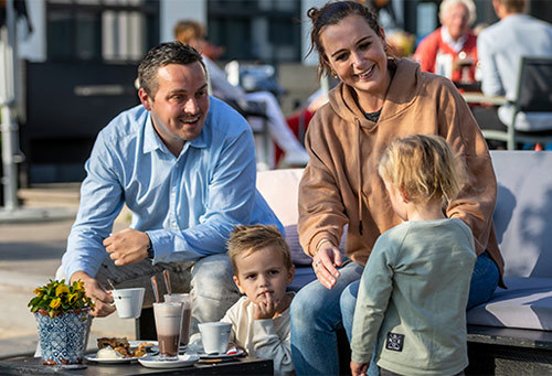 familie op het terras