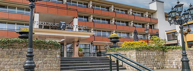 672 x 250 Fletcher Familiehotel De Hunzebergen Exterieur Pand