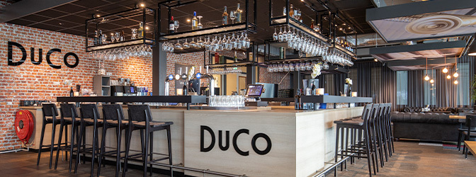 672 x 250 Bar Bistro Duco Oss interieur