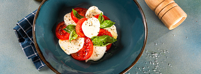 672 x 250 Salade Caprese Fletcher Hotels Restaurants