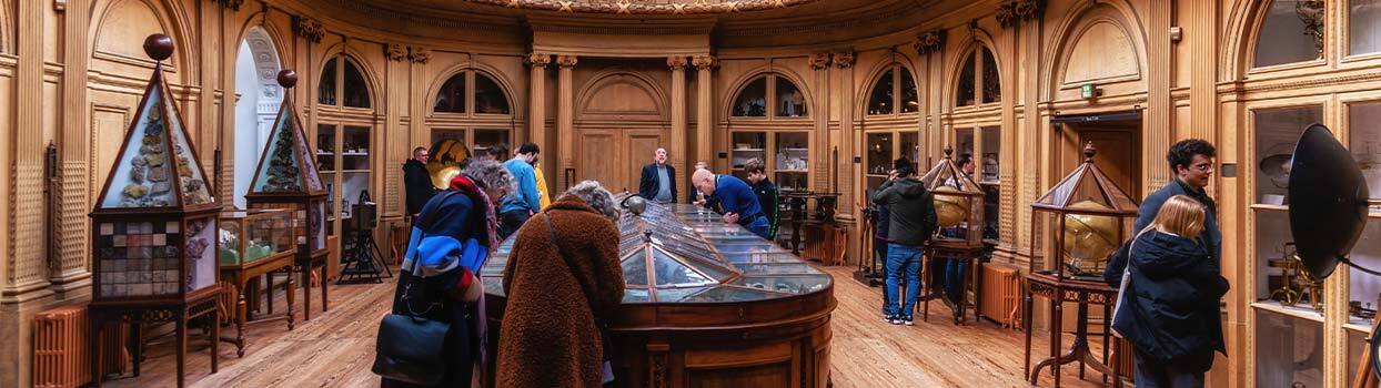 De Ovale Zaal van Teylers Museum in Haarlem