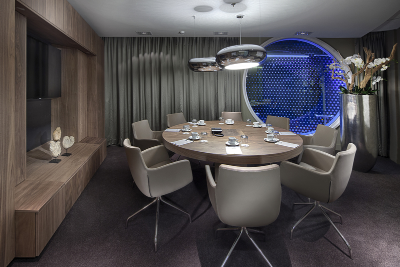 Sfeerbeeld van een modern en schoon restaurant