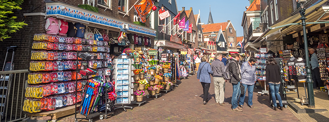 Winkelstraat in Volendam