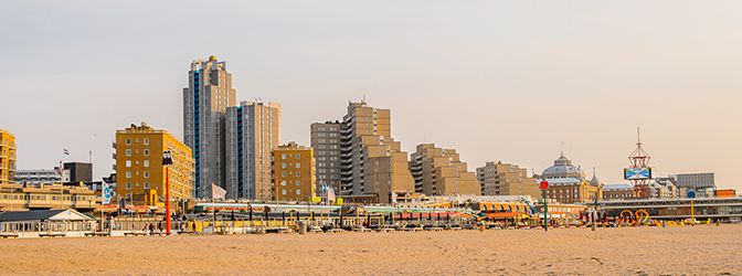 Strand en boulevard van Scheveningen