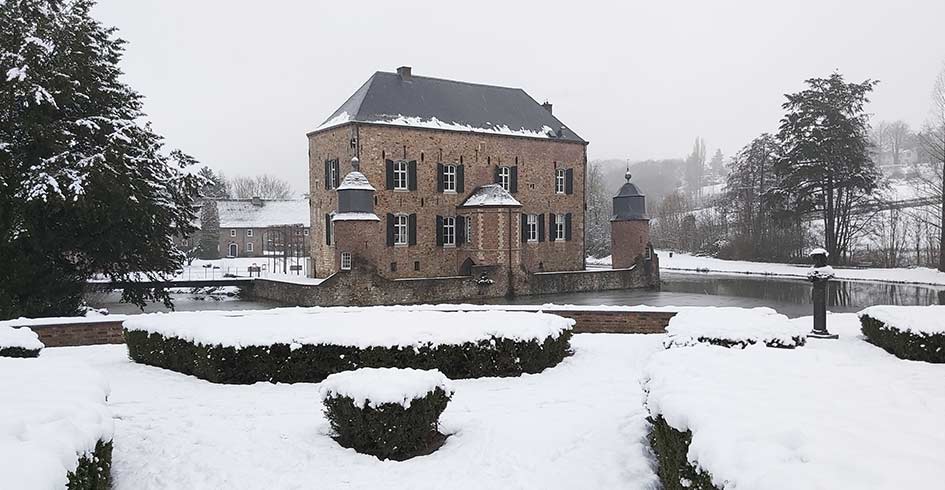 Pand Kasteel Erenstein in de winter