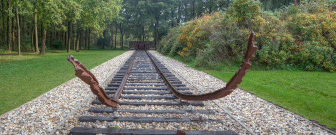 Gebogen treinspoor in Westerbork in Drenthe