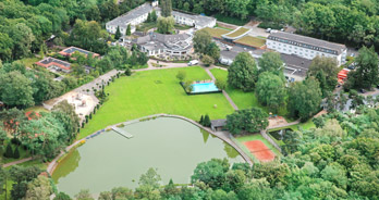 Luchtfoto van Fletcher Hotel-Restaurant Doorwerth-Arnhem