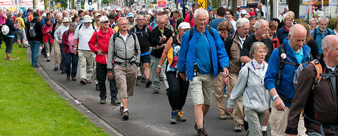 Wandelaars tijdens de Nijmeegse Vierdaagse