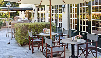 Terras bij Fletcher Hotel-Restaurant Auberge De Kieviet